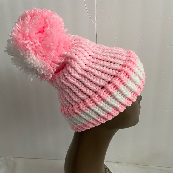 Cozy powder pink beanie hat - Picture 2 of 2
